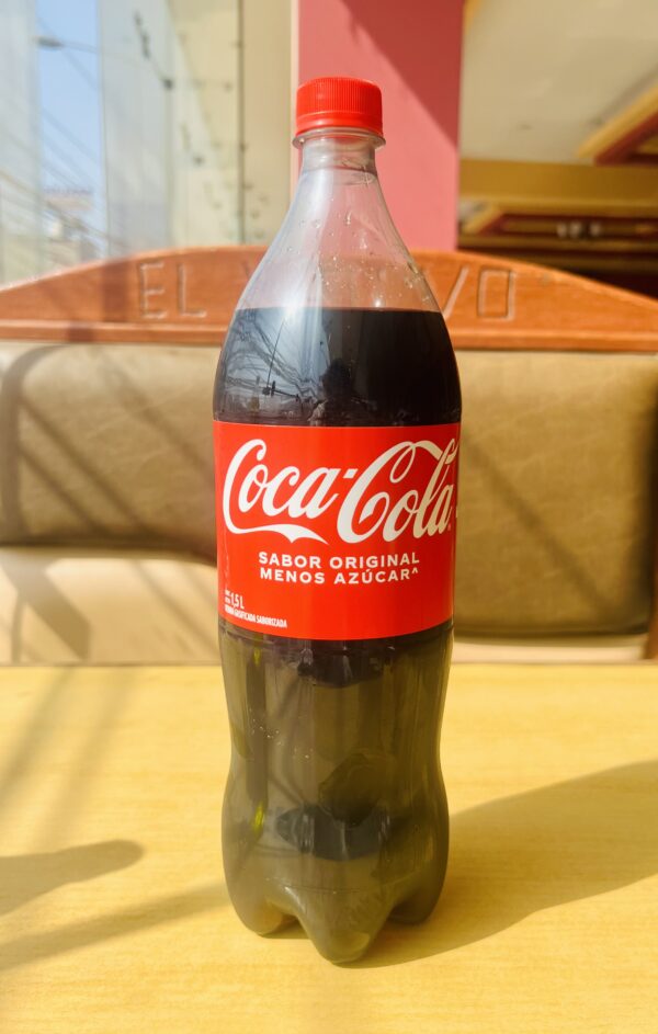 Resultado enriquecidos en la SERP de Google al buscar 'gaseosa 1l y medio coca cola'